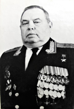 Второй командир 19-й гвардейской стрелковой дивизии, Герой Советского Союза Баринов Давид Маркович